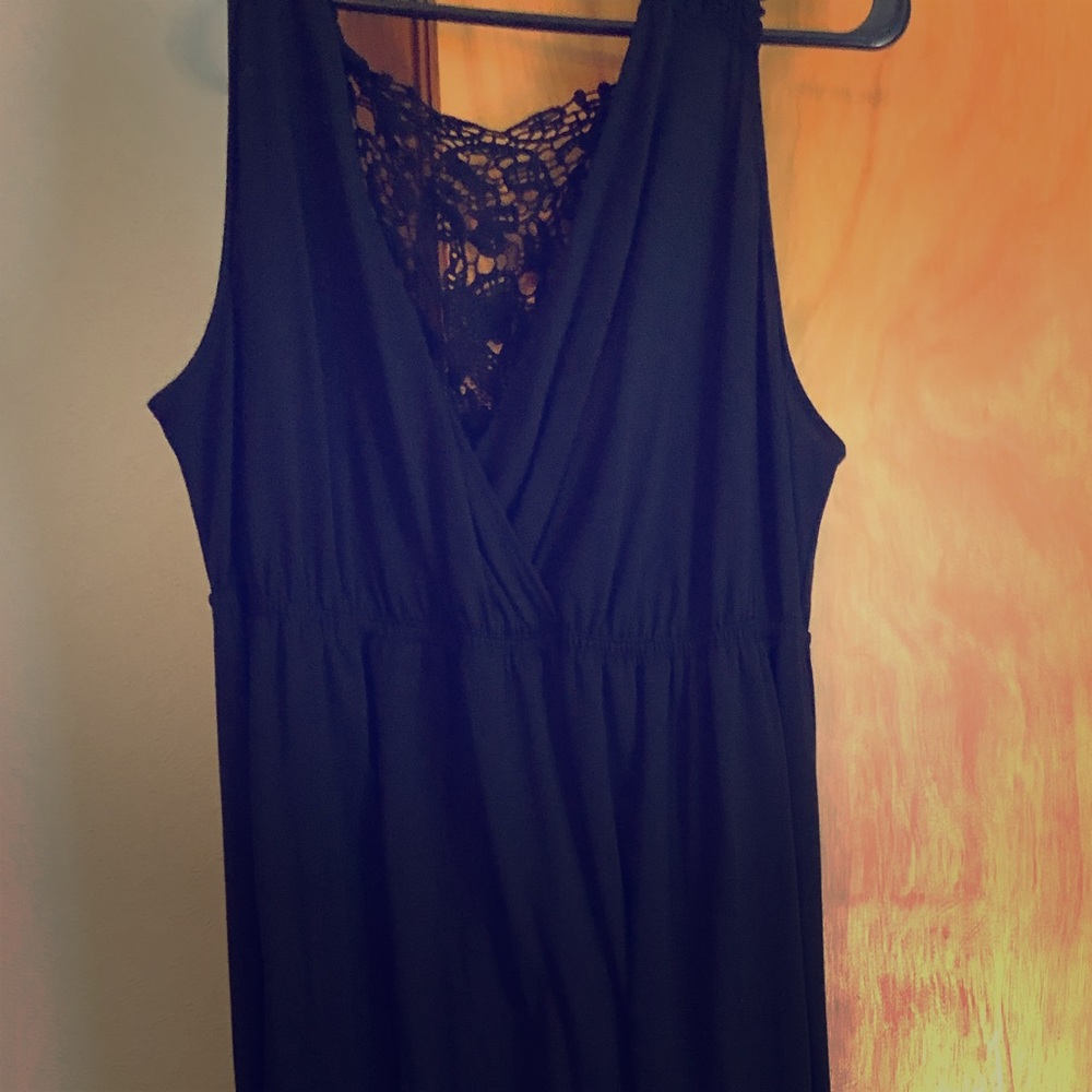 Black Sleeveless Dress